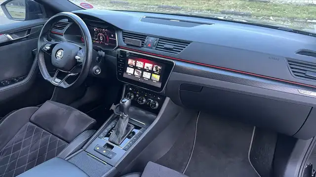 Skoda Superb view 10