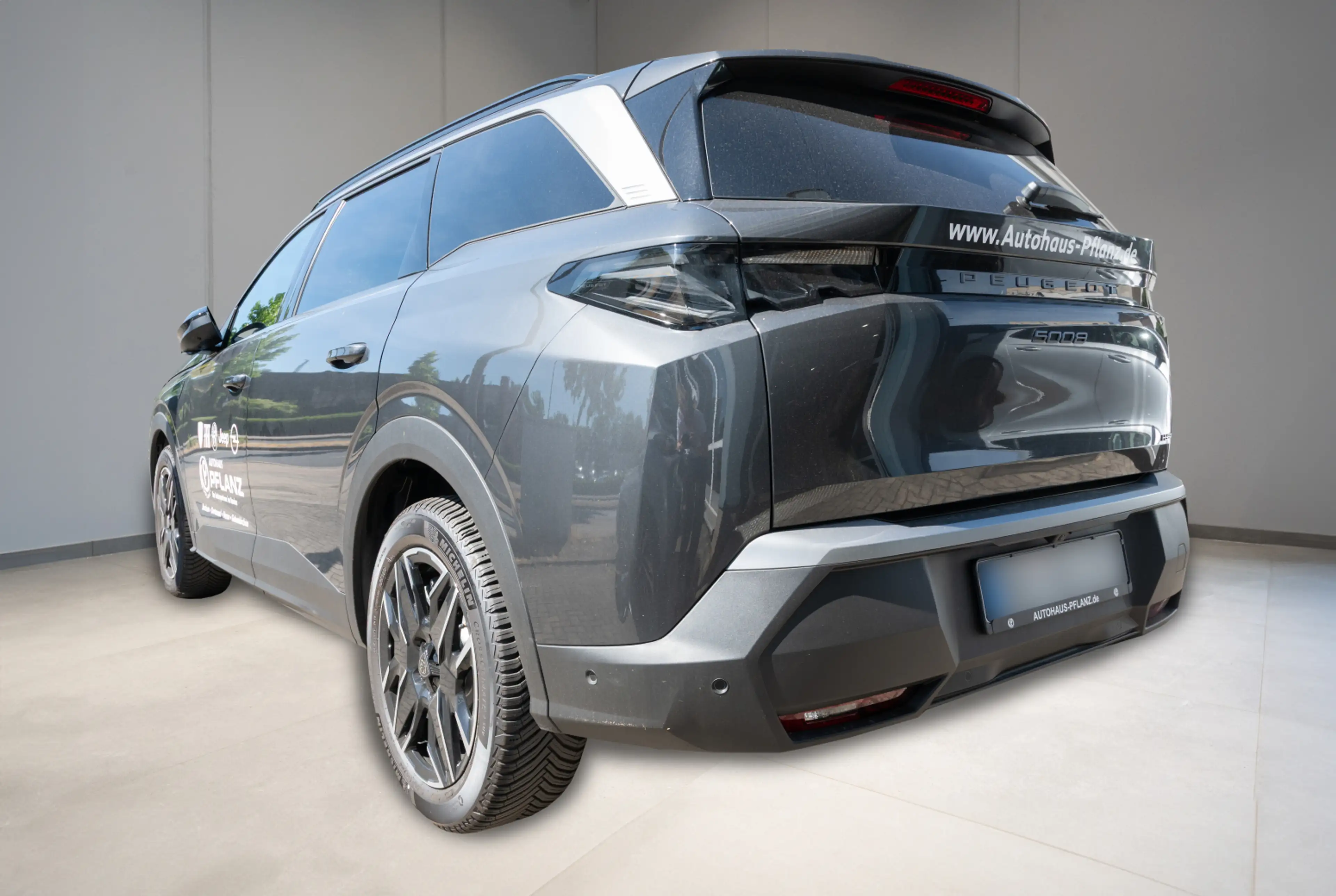 Peugeot 5008 GT 1.2 Hybrid 145 e-DSC6 *PANO-NAVI-PAKET*MIRRORSCREEN* — photo 4