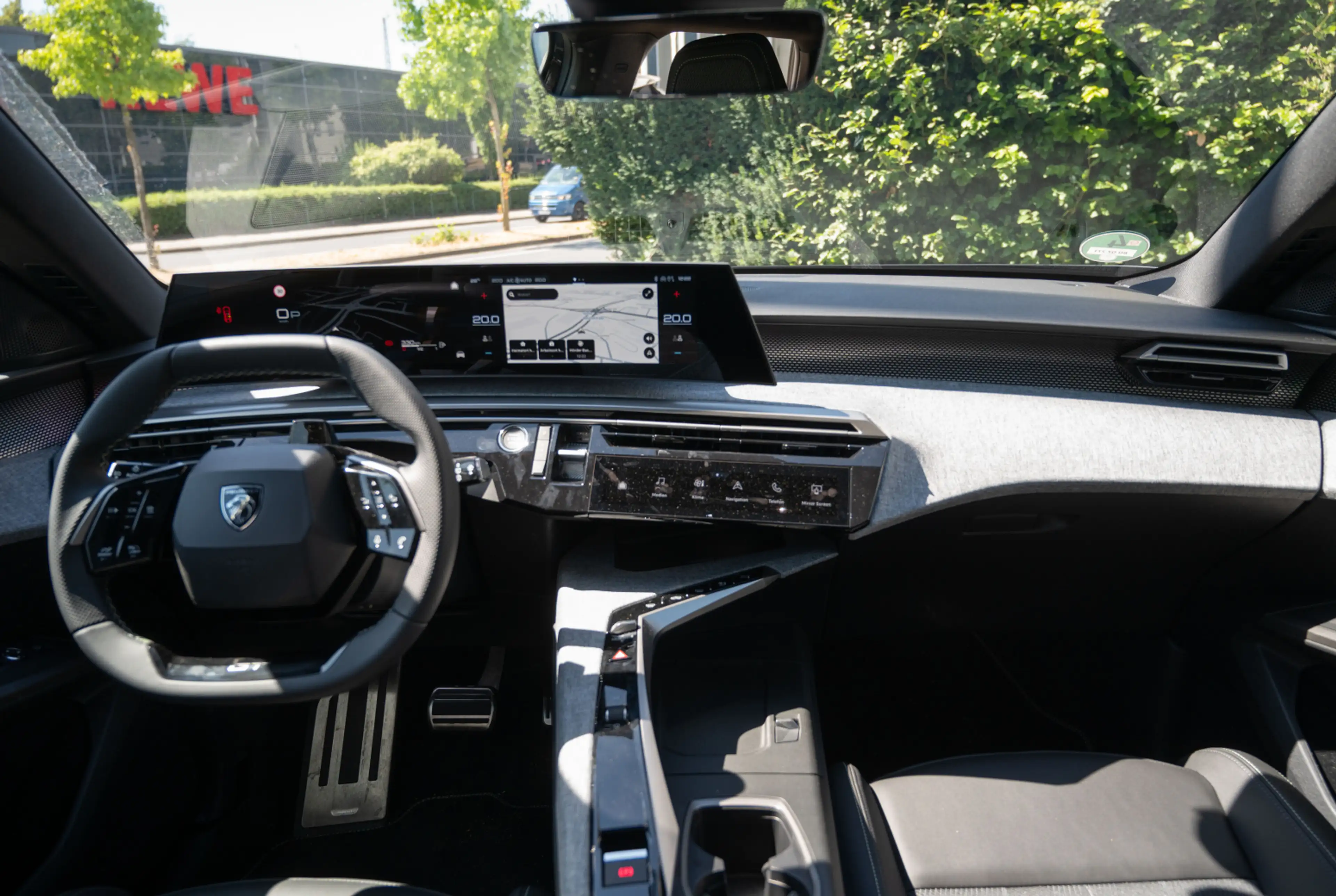 Peugeot 5008 GT 1.2 Hybrid 145 e-DSC6 *PANO-NAVI-PAKET*MIRRORSCREEN* — photo 6