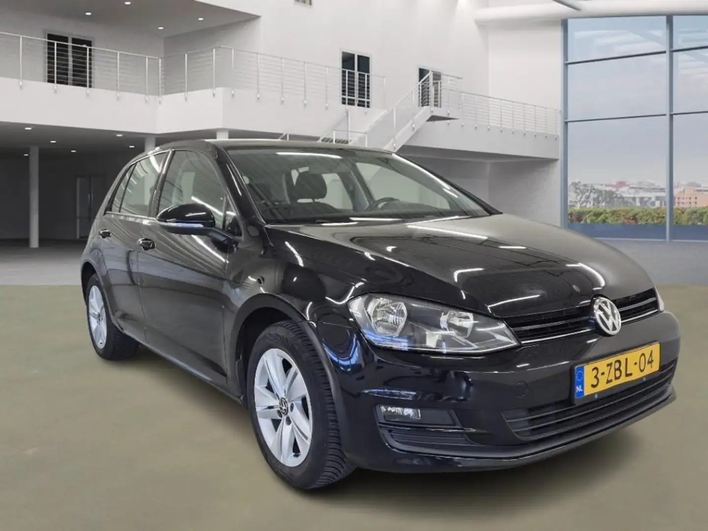 Volkswagen Golf 1.2 TSI Trend Edition // NL PRIJS 6399 Zwart - 2