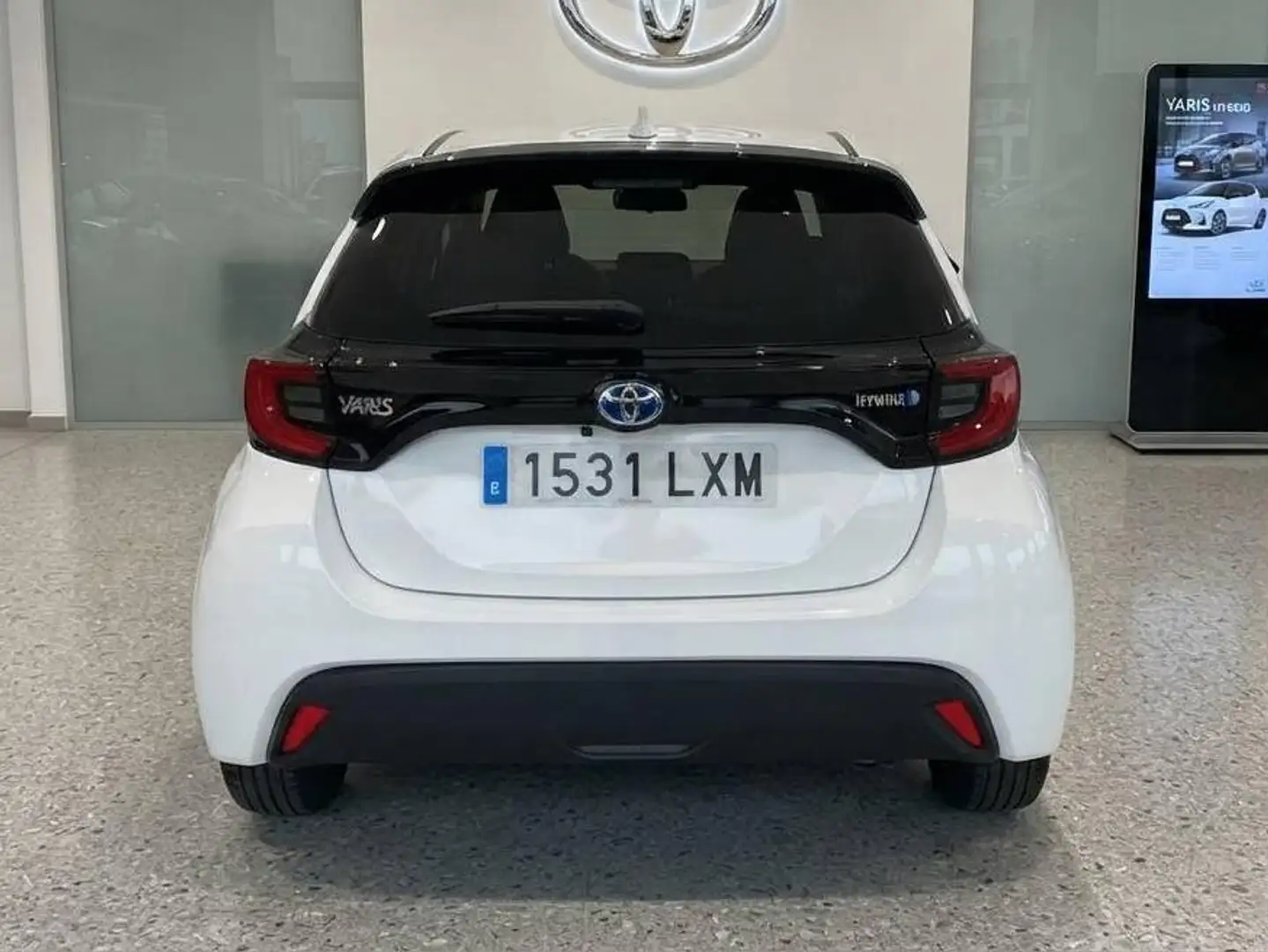 Toyota Yaris Yaris 100H 1.5 Active Tech Active Tech Blanco - 2