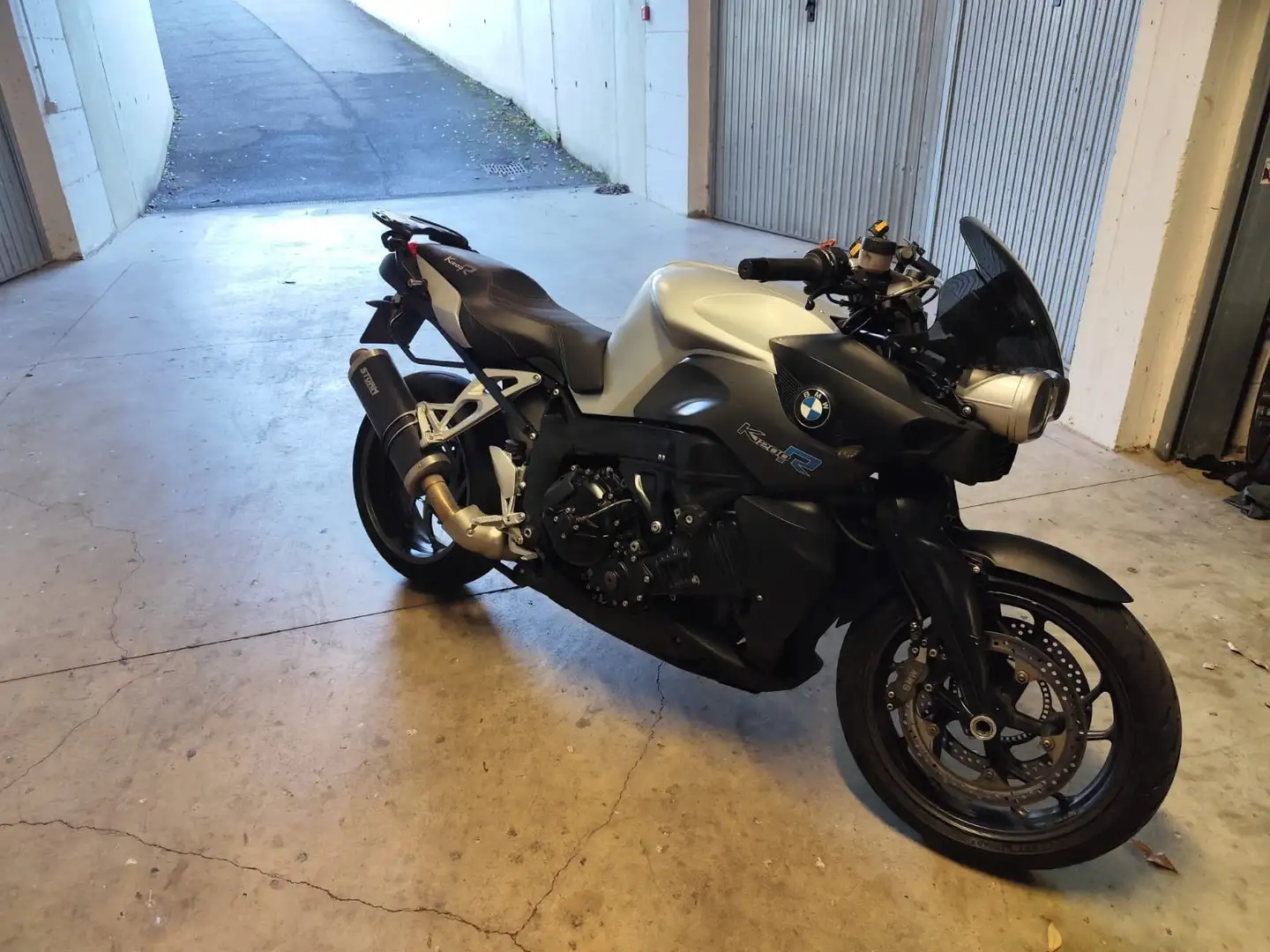 BMW K 1200 R Plateado - 2