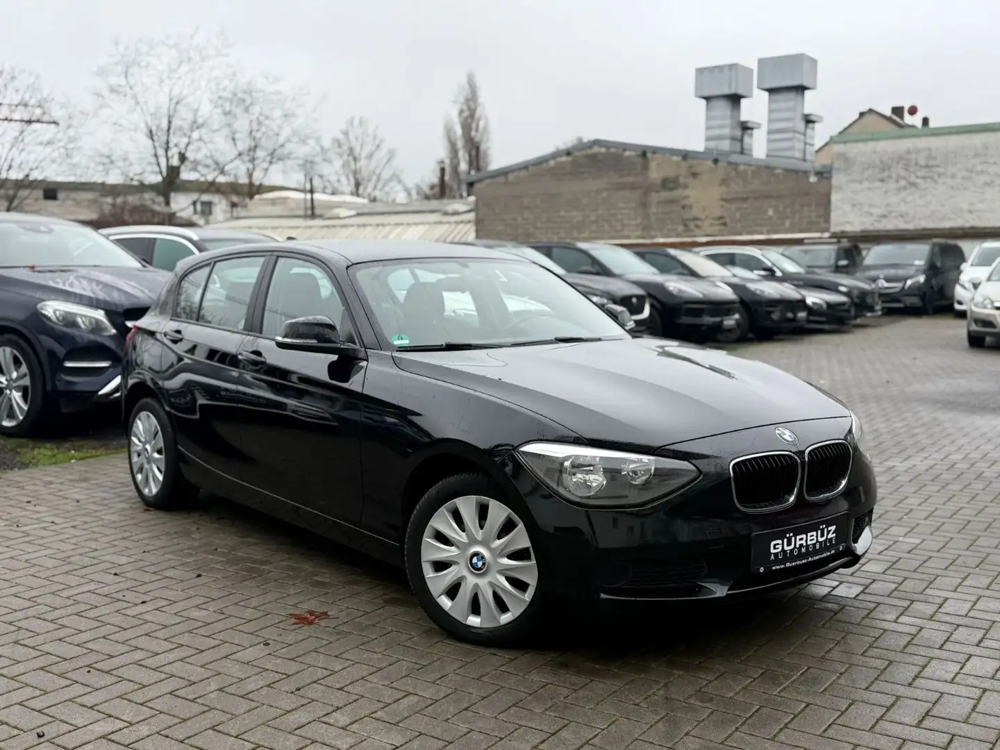 BMW 116 i Lim.5-trg.  Klima+Szhz Schwarz - 1