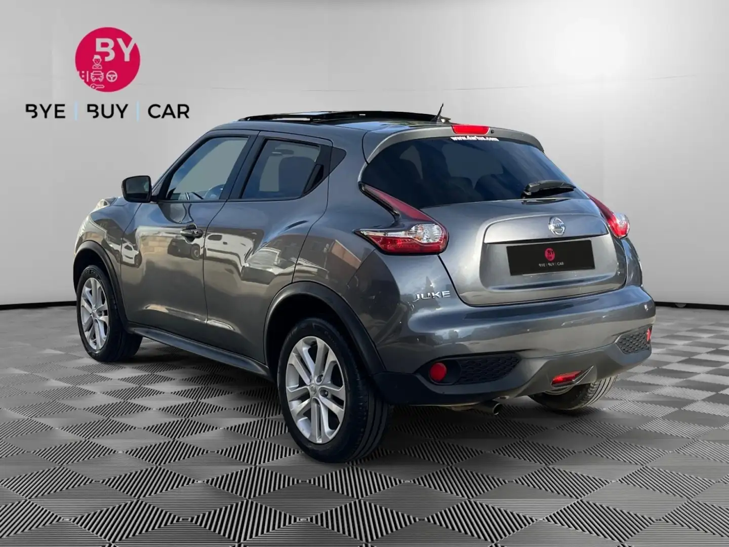 Nissan Juke N-Connecta 1.2 DIG-T - 115 - BVM6 - Garantie 12 Mois / Toit Ouvrant / Caméra Gris - 2