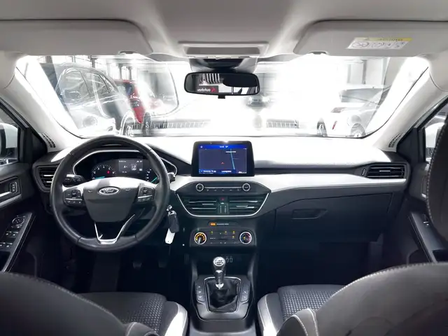 Ford Focus view 9