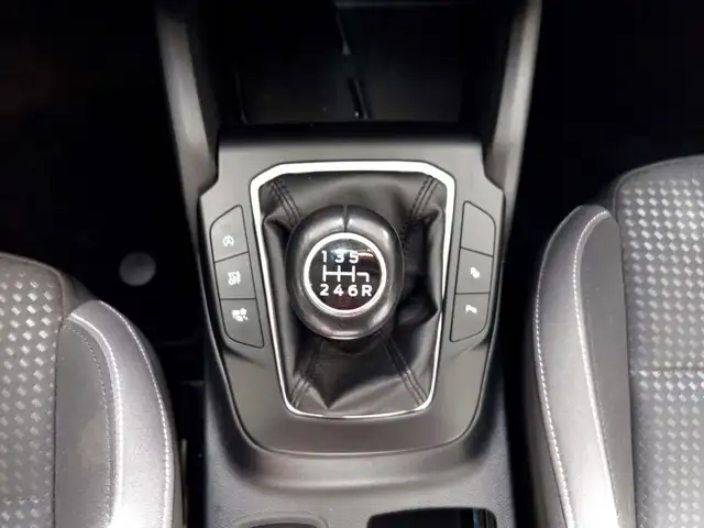 Ford Focus view 13