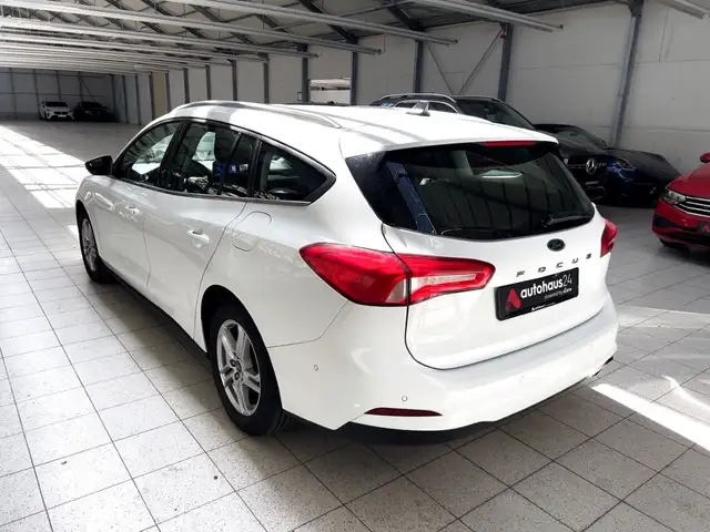 Ford Focus view 4