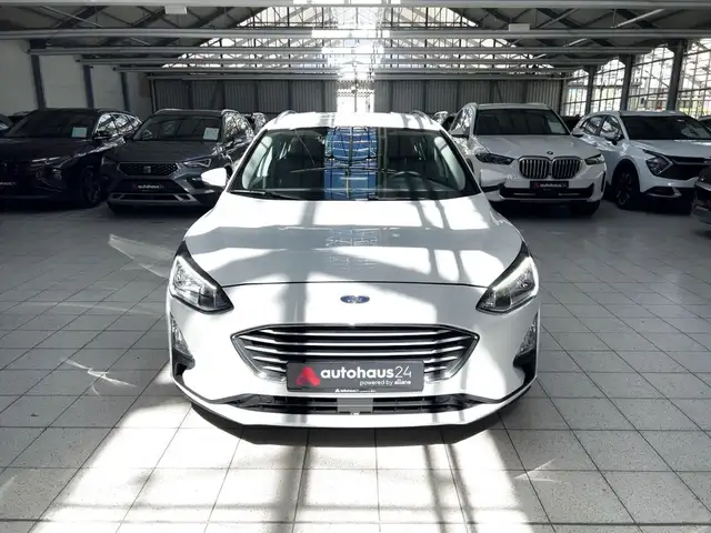 Ford Focus view 2