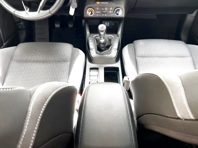 Ford Focus view 14
