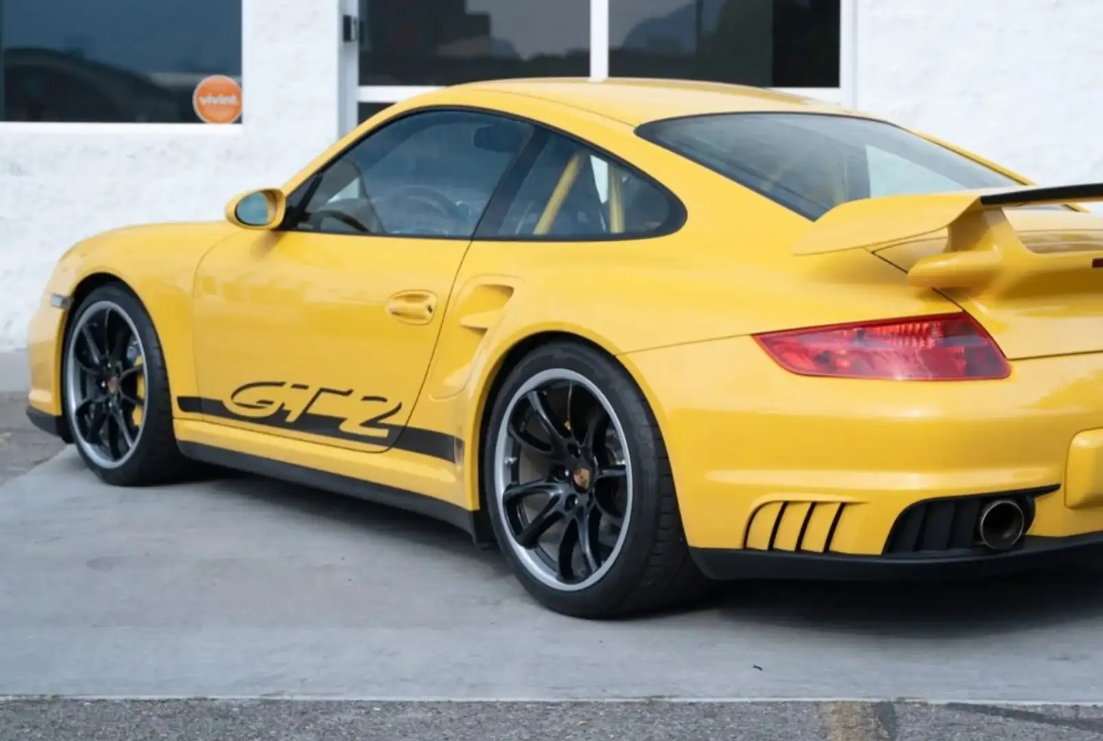 Porsche 997 GT2 Coupe Giallo - 2
