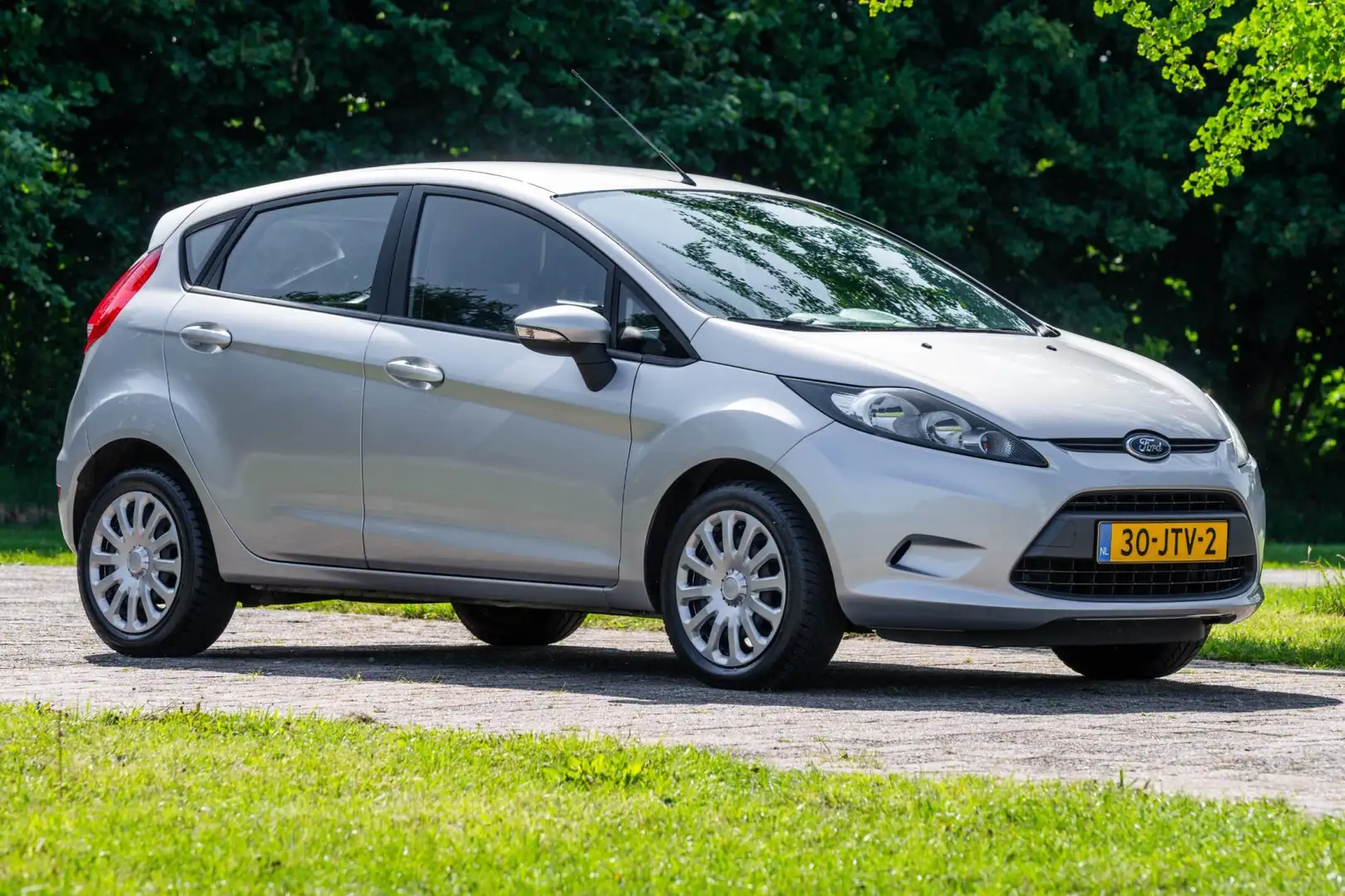 Ford Fiesta 1.25 Limited 1e Eigenaar 47.490 km +NAP NL-auto Grijs - 2