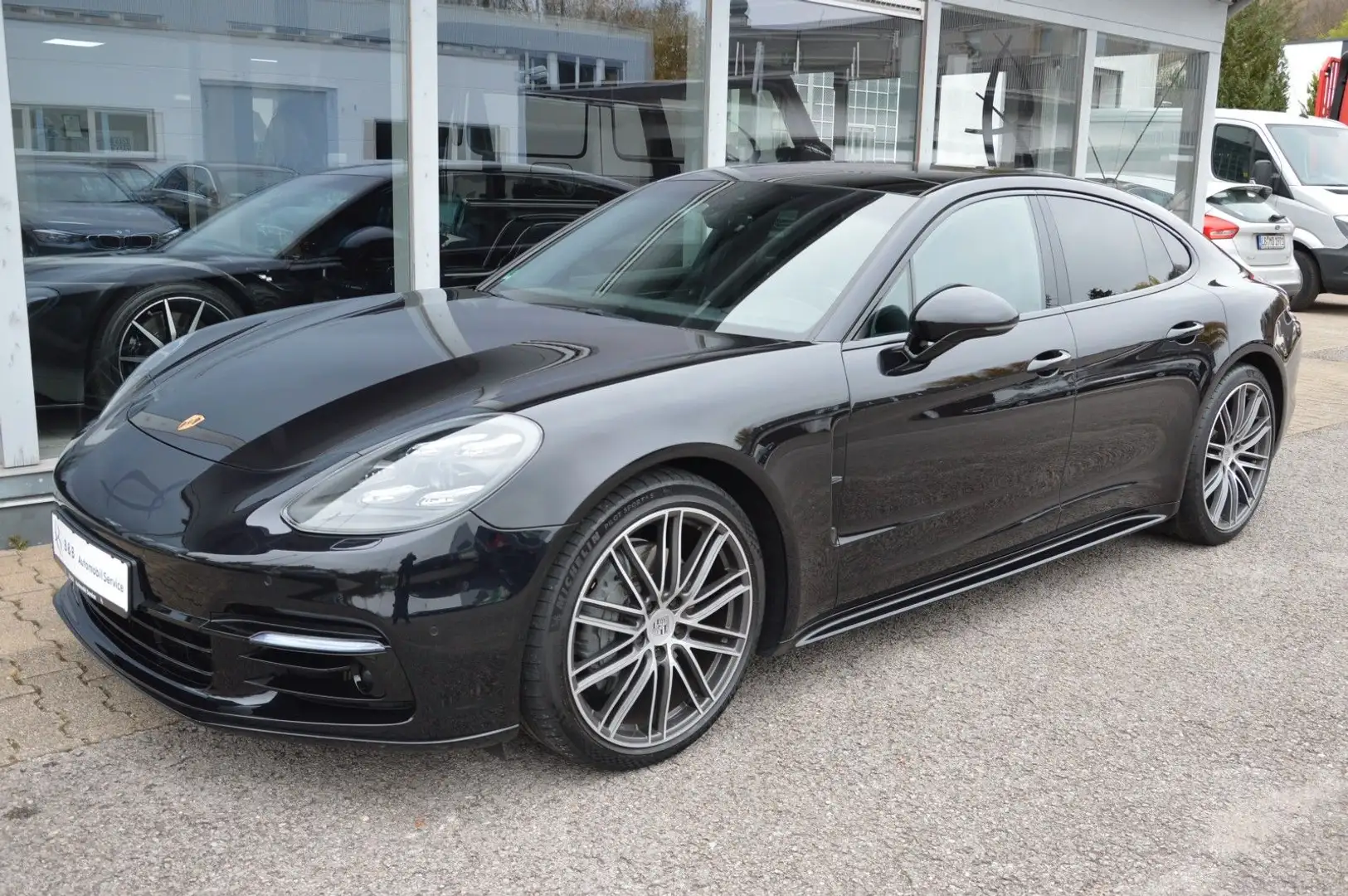 Porsche Panamera 4S SPORT-DESIGN*PANO*21"*APPROVED 10/25 Schwarz - 1