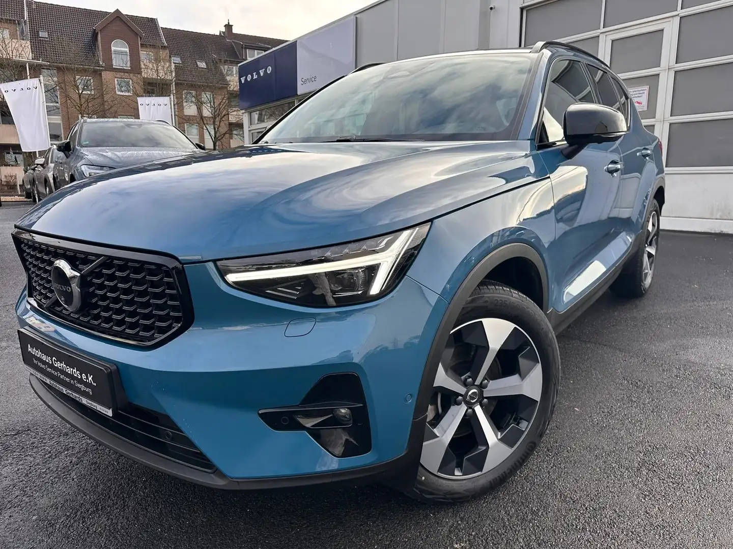 Volvo XC40 B3 Ultra Alcantara,Pano,360°,Pixel LED,BLIS Blau - 1