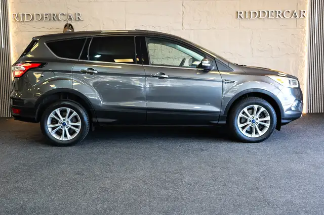 Ford Kuga view 4