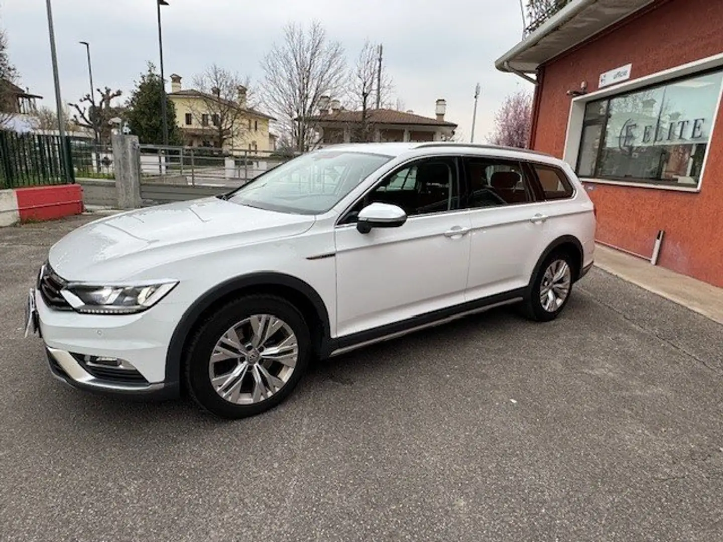 Volkswagen Passat Alltrack 2.0 tdi 4motion 190cv dsg Bianco - 1