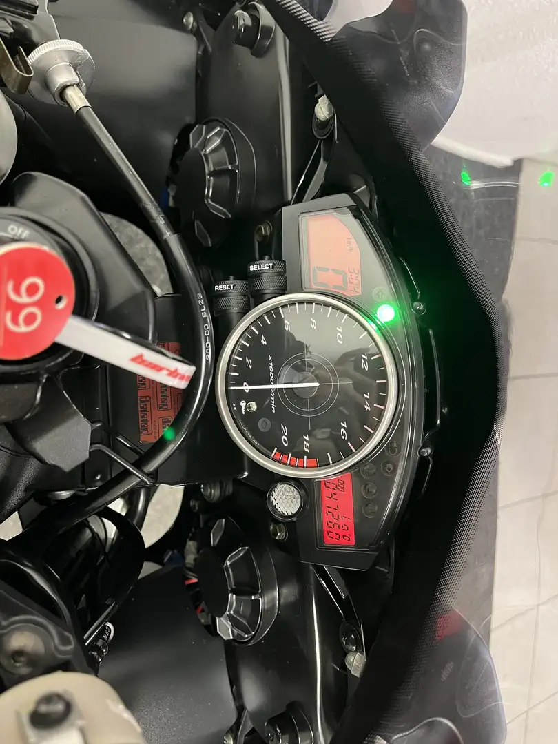 Yamaha YZF-R6 Red - 2