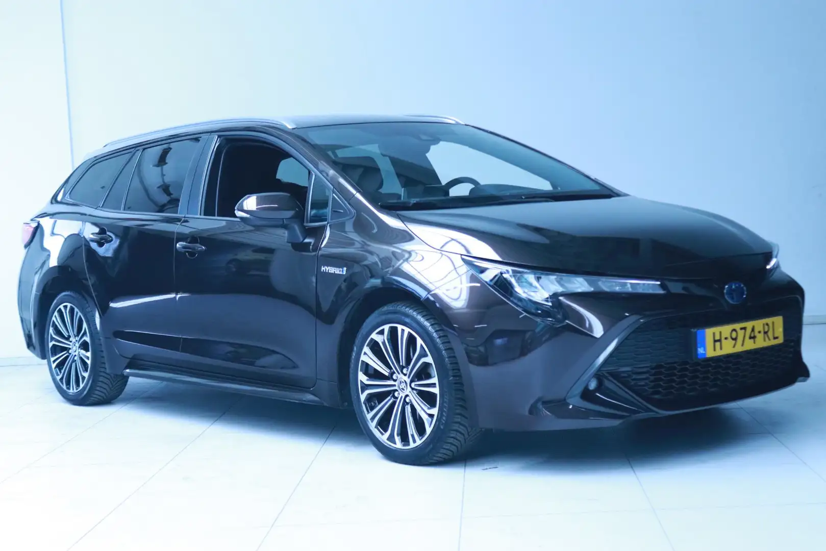 Toyota Corolla Touring Sports 2.0 Hybrid Business Plus Clima/Navi Bruin - 2