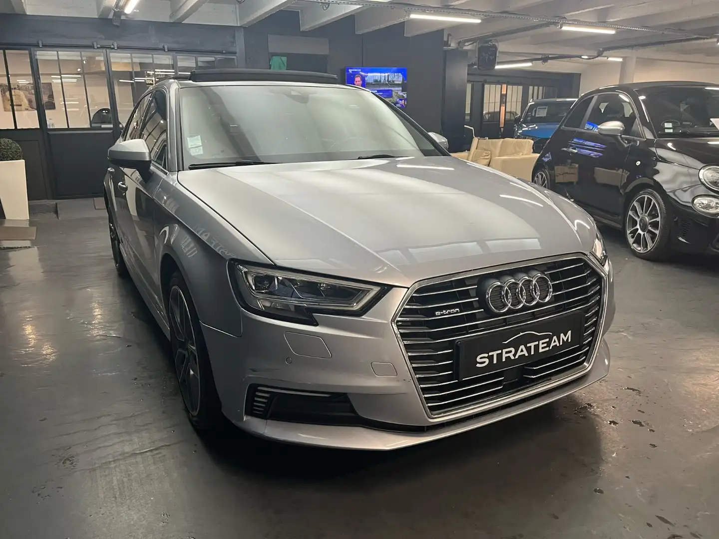 Audi A3 40 TFSI e Design Luxe S-tronic Gris - 2