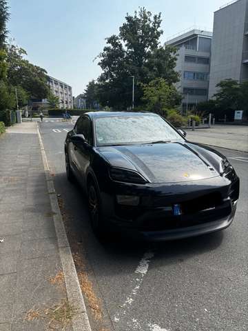 Imagine Porsche Macan 4S