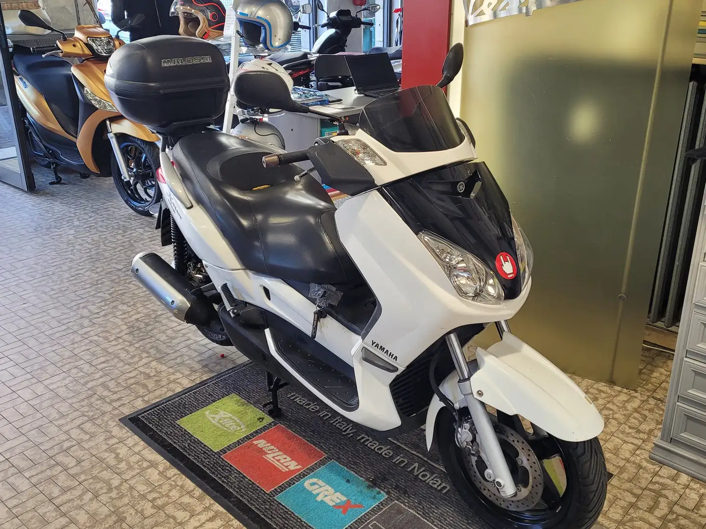Yamaha X-Max 250 Білий - 2