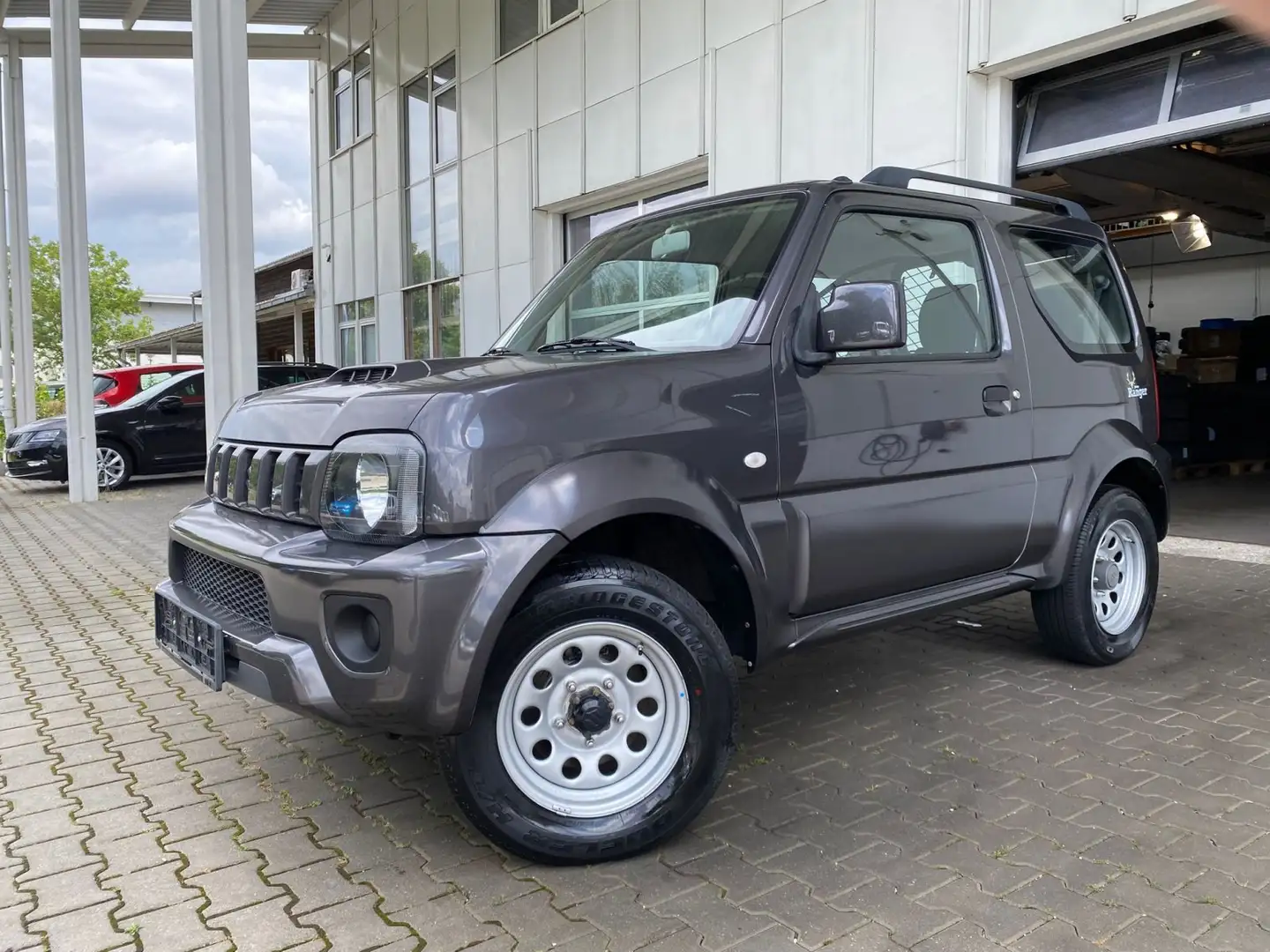 Suzuki Jimny Ranger Club 4x4 Radio AHK  Ranger Club Gris - 1
