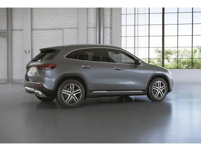 Mercedes-Benz GLA view 11