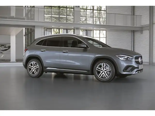 Mercedes-Benz GLA view 8
