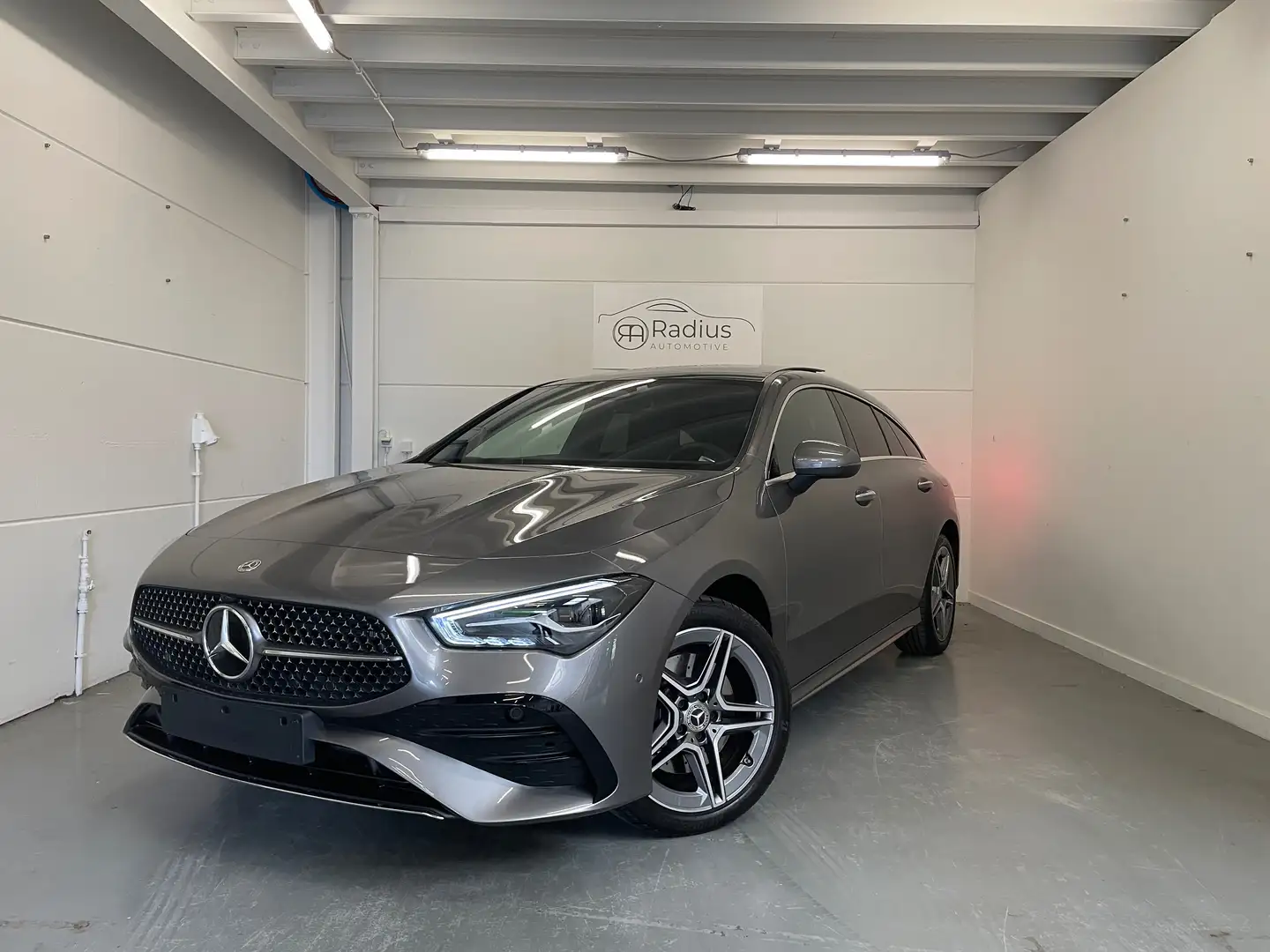 Mercedes-Benz CLA 250 CLA 250 e Shooting Brake 8G-DCT Edition AMG Line Grijs - 1