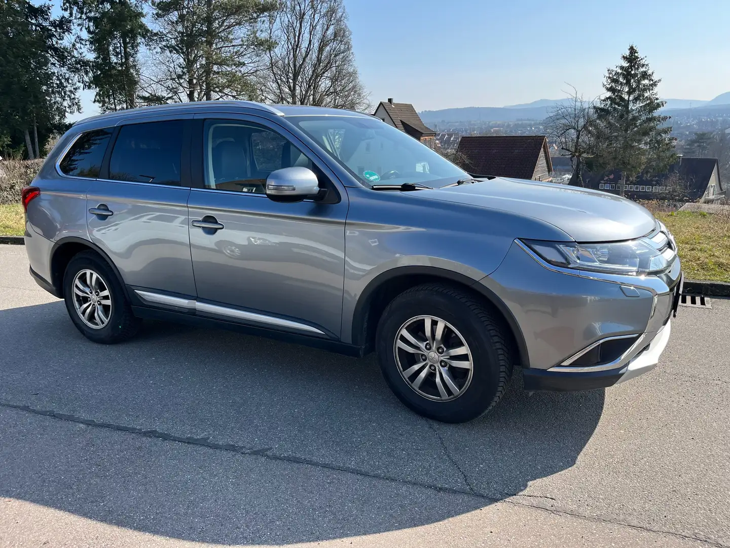 Mitsubishi Outlander Outlander Diesel 2.2 DI-D 4WD Aut. Plus Silber - 1