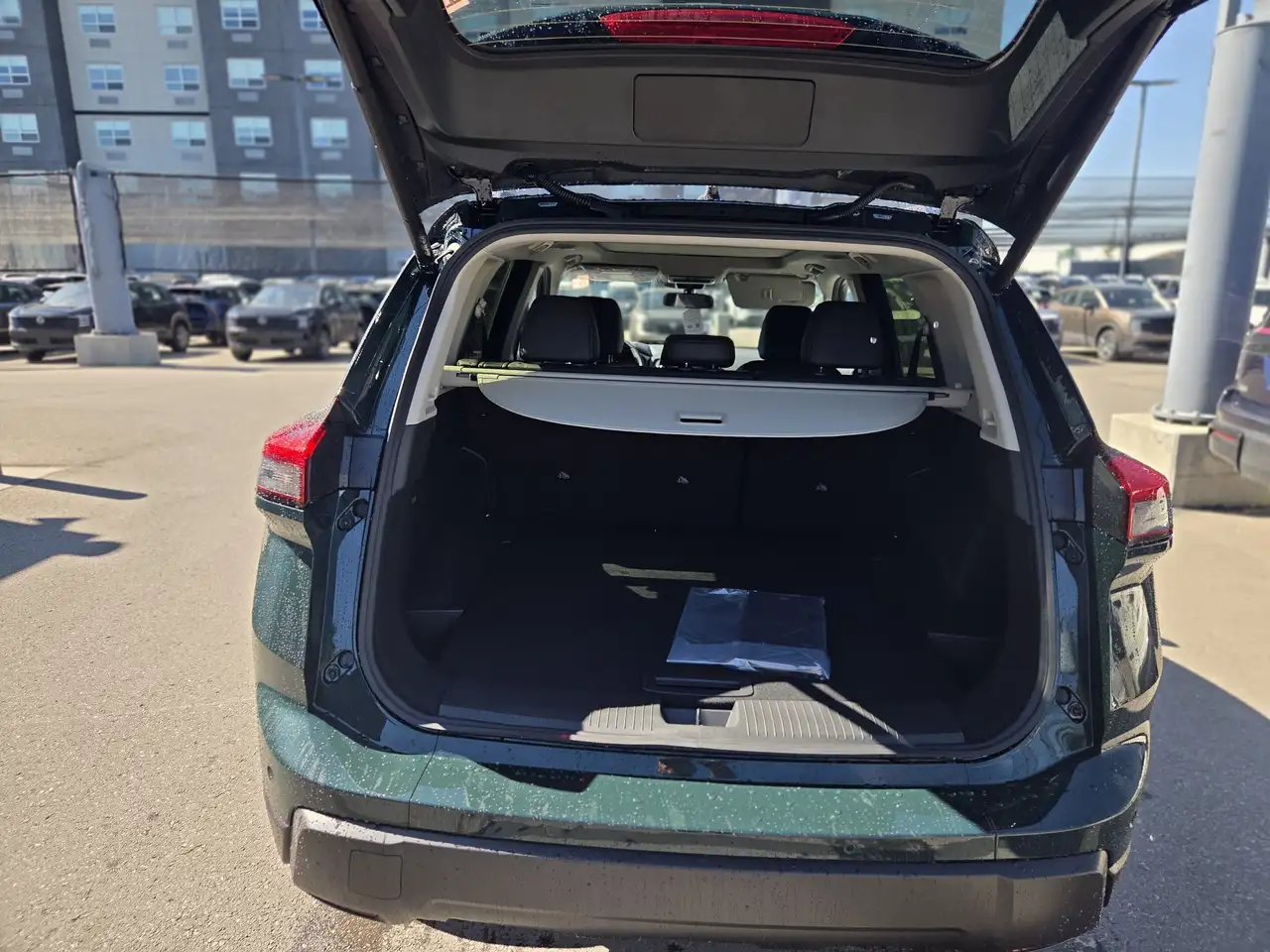 Nissan Rogue снимка Nissan Rogue
