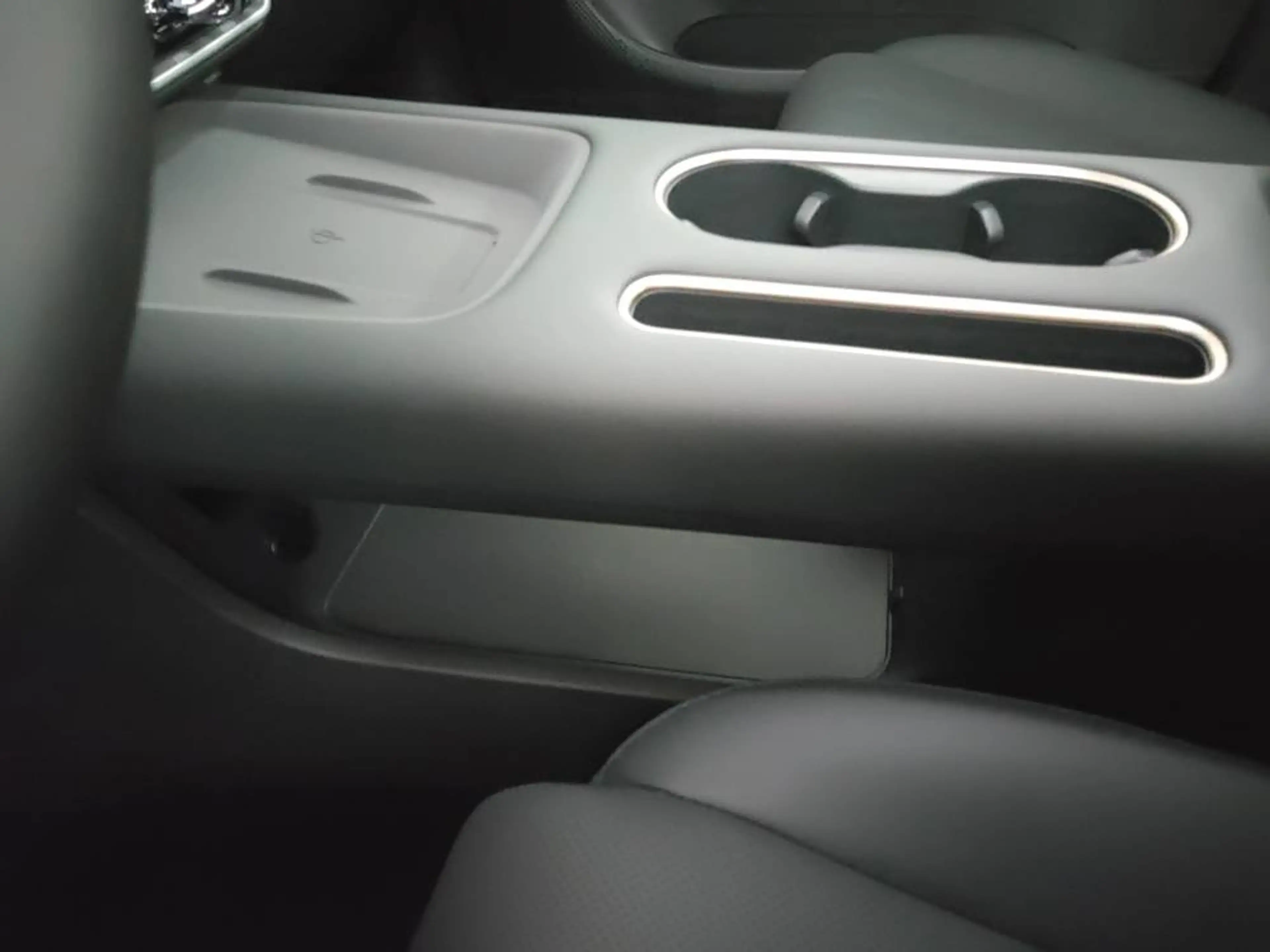 GWM ORA 5 SUV Hybrid Luxury mit Panorama-Glasdach, ACC, Spur — photo 12