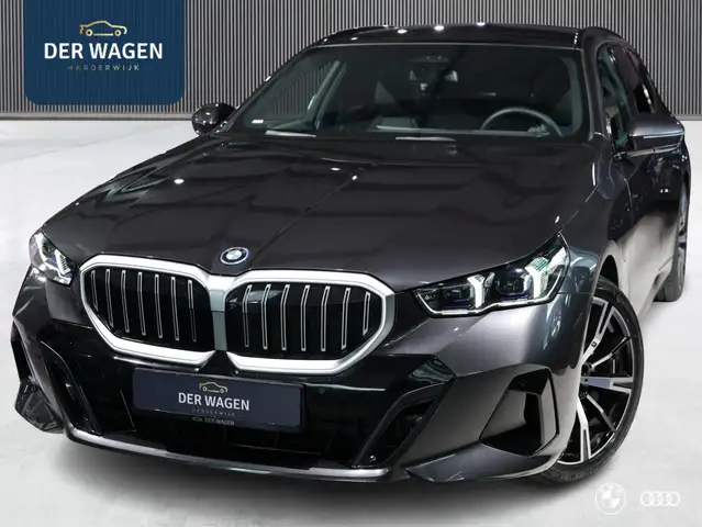 BMW 530 530E M SPORT / PANODAK / MEMORY / HARMANKARDON / L