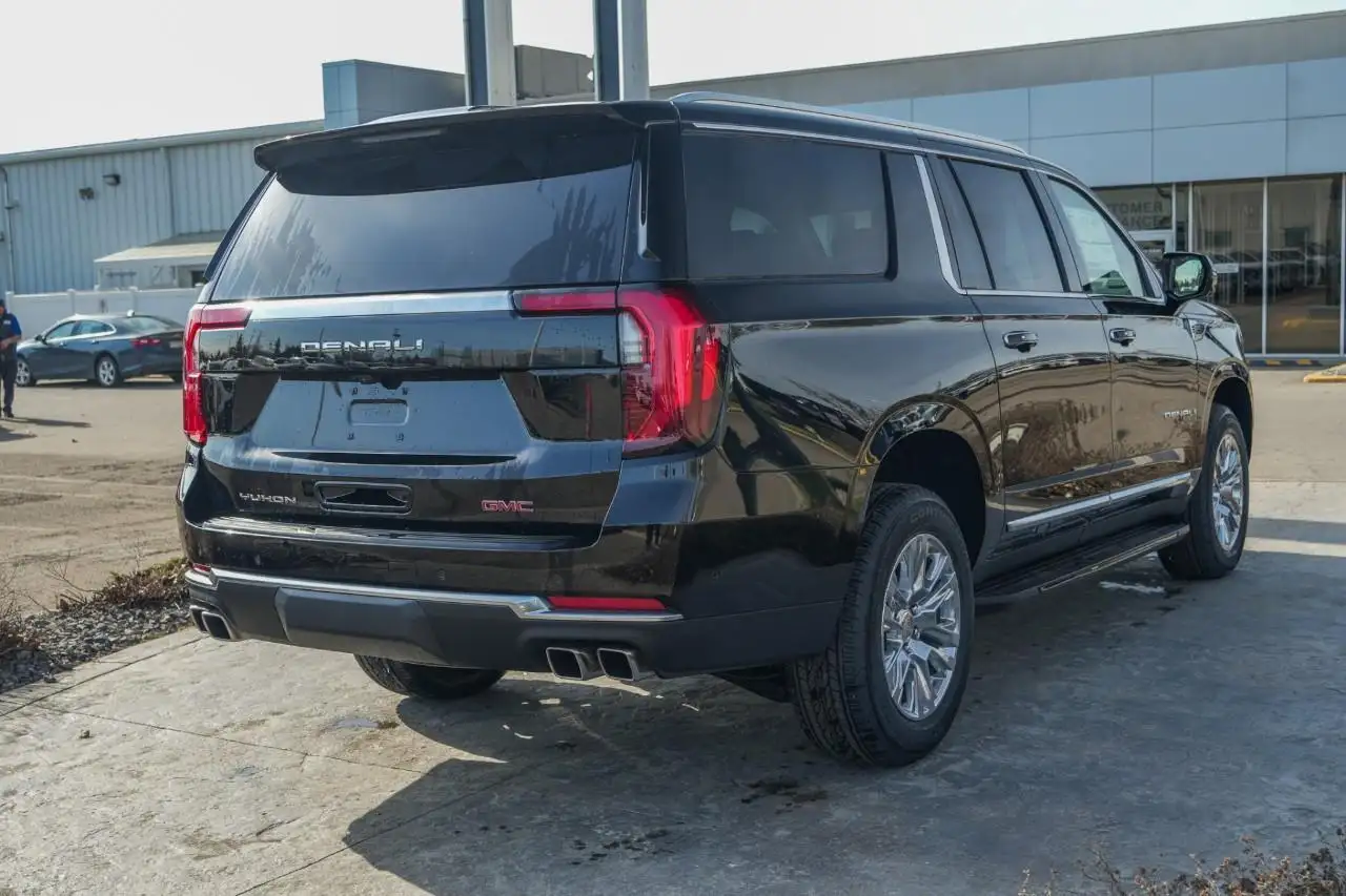 GMC Yukon снимка GMC Yukon