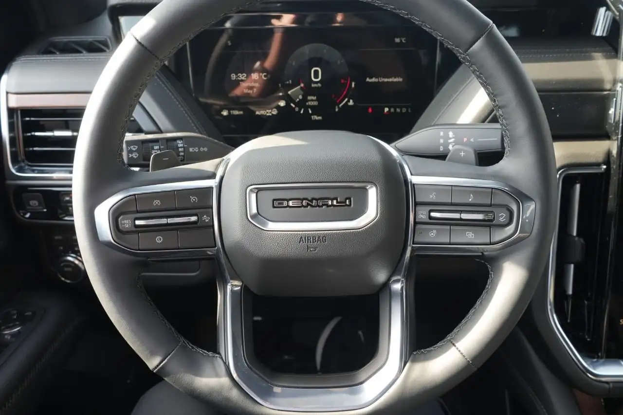 GMC Yukon снимка GMC Yukon
