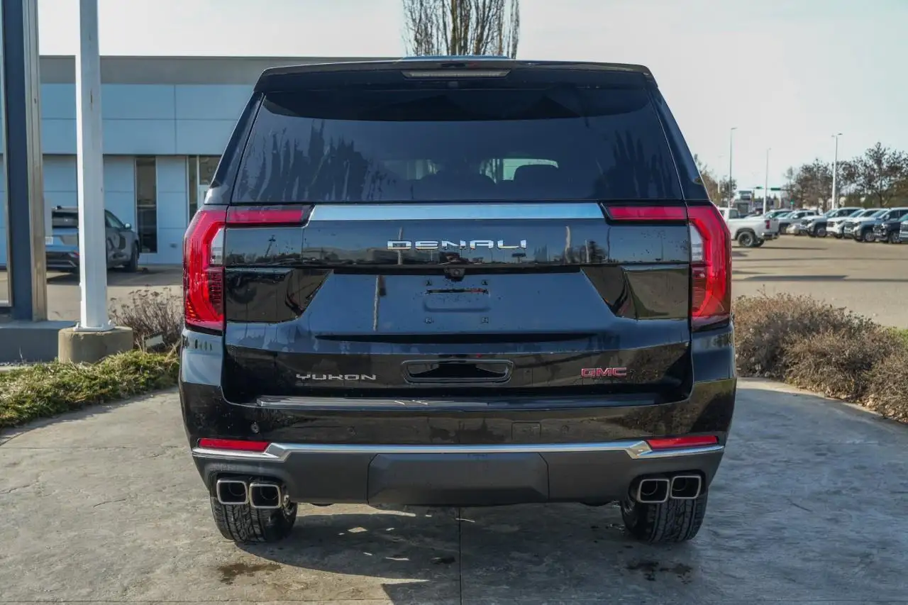 GMC Yukon снимка GMC Yukon