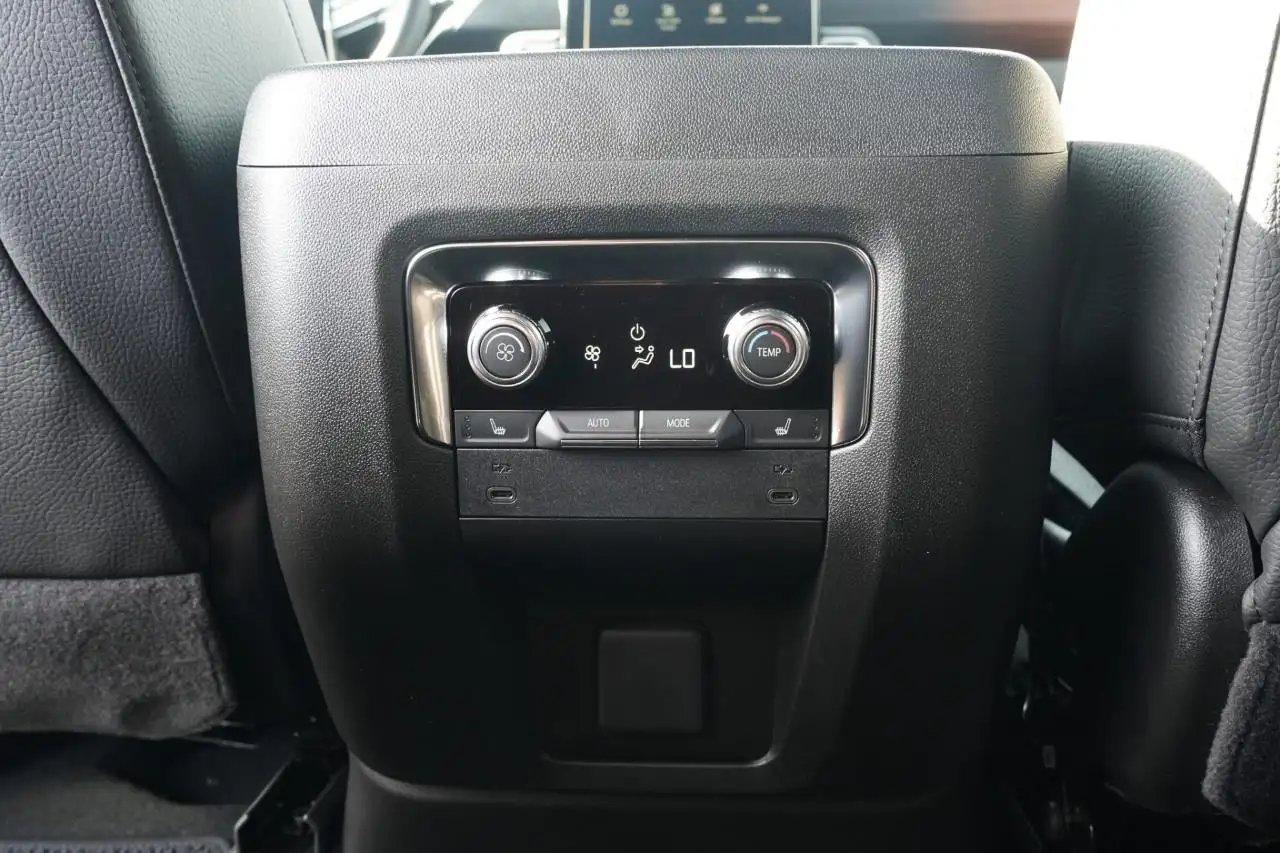 GMC Yukon снимка GMC Yukon