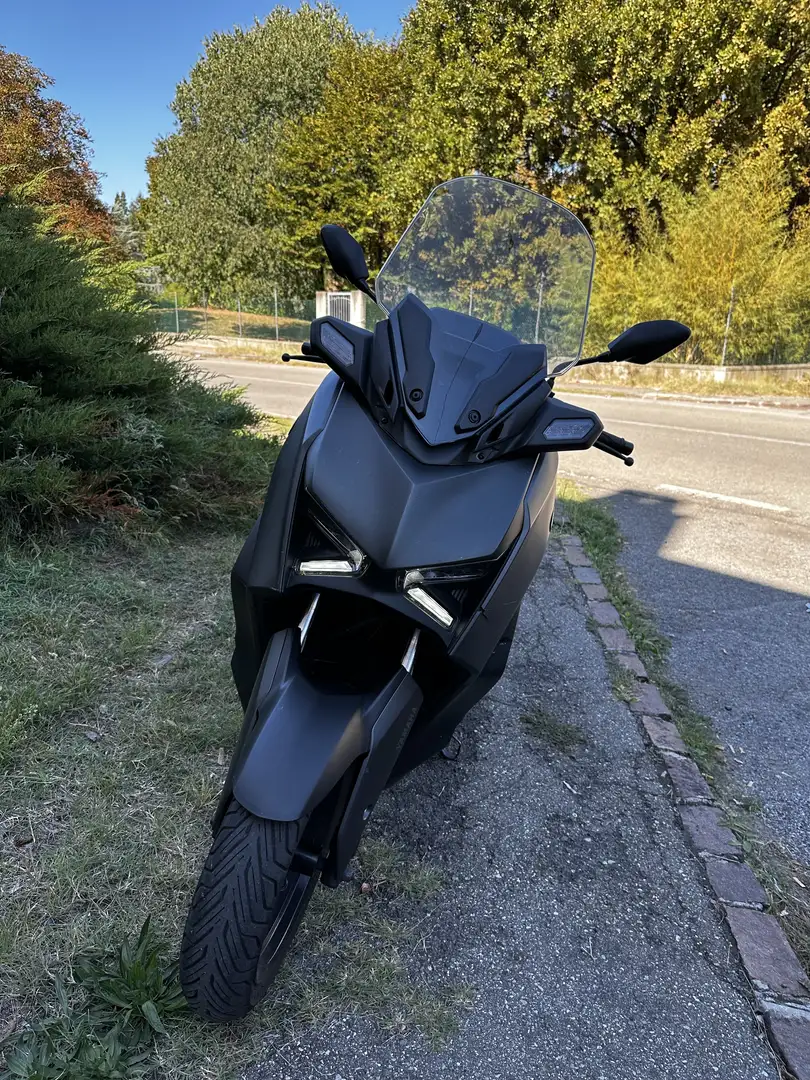 Yamaha X-Max 125 ABS Schwarz - 1
