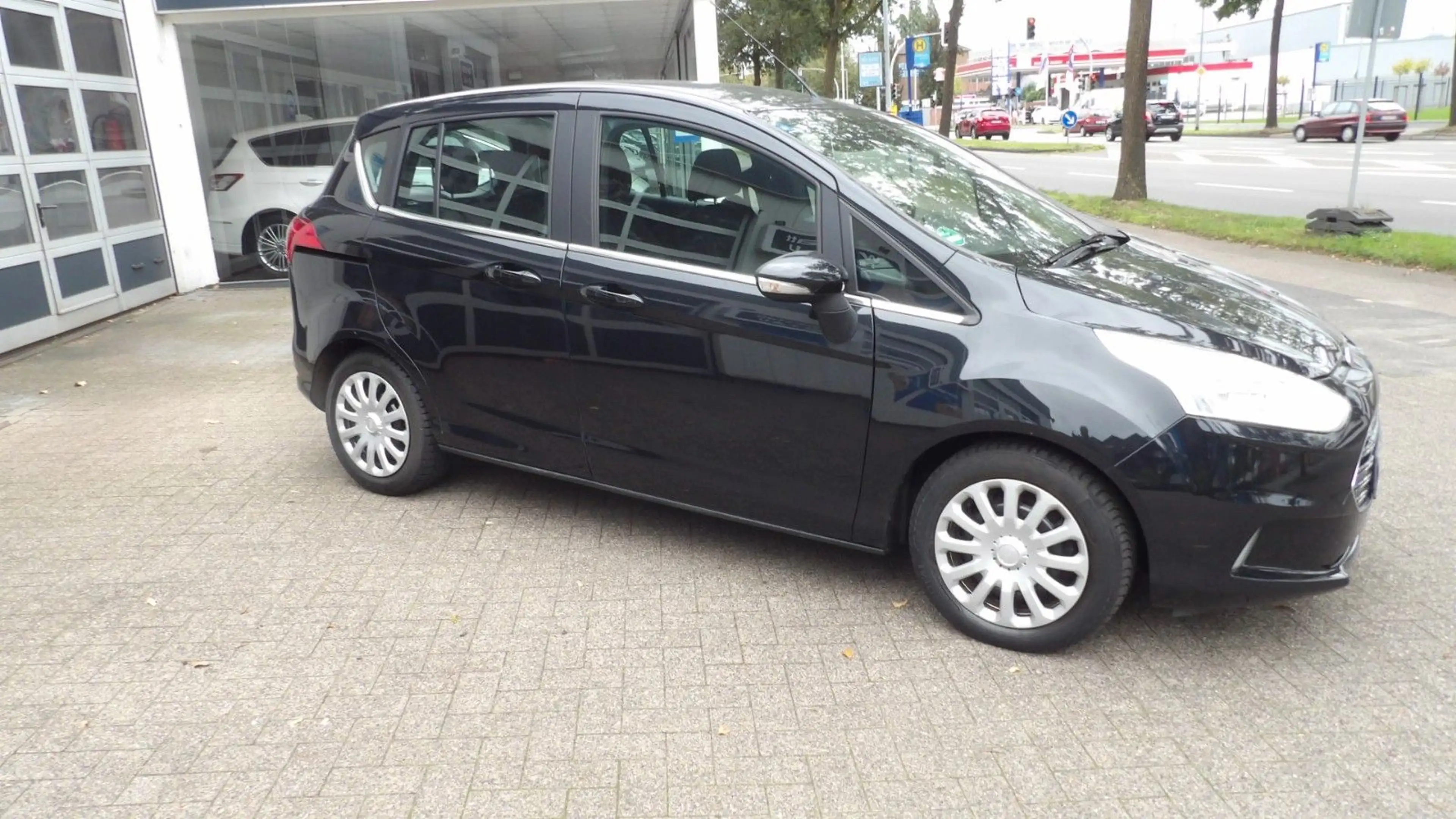 Ford B-Max B-MAX Titanium — photo 2