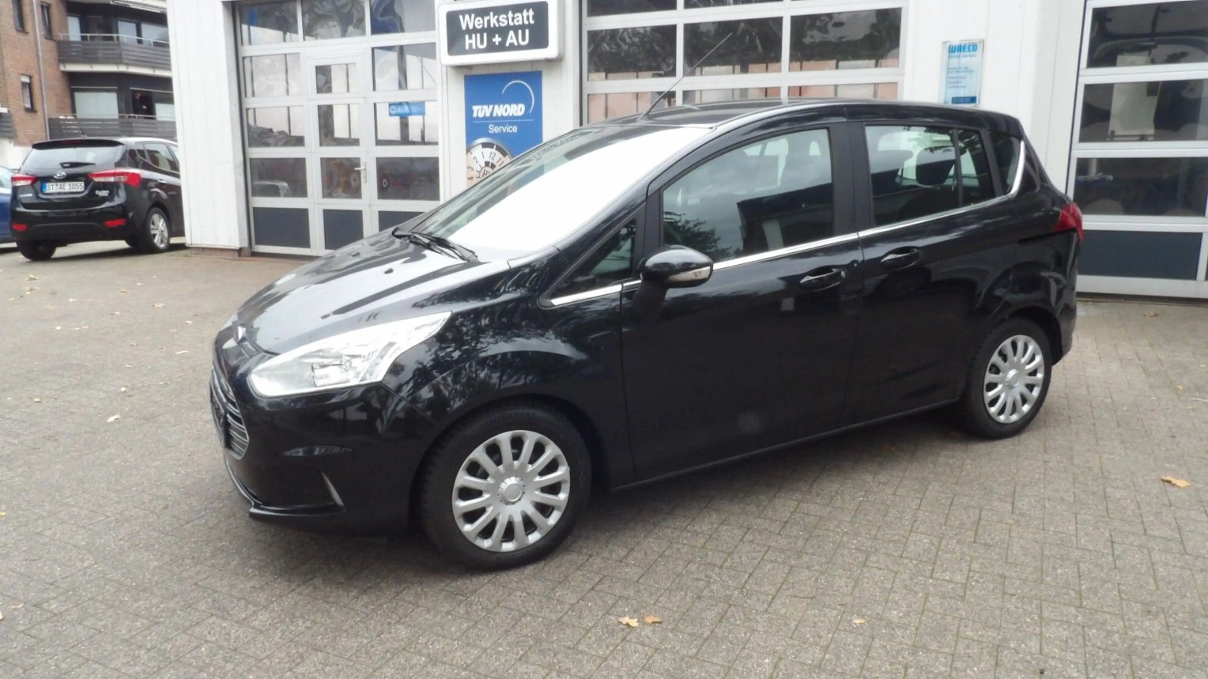 Ford B-Max B-MAX Titanium — photo 8