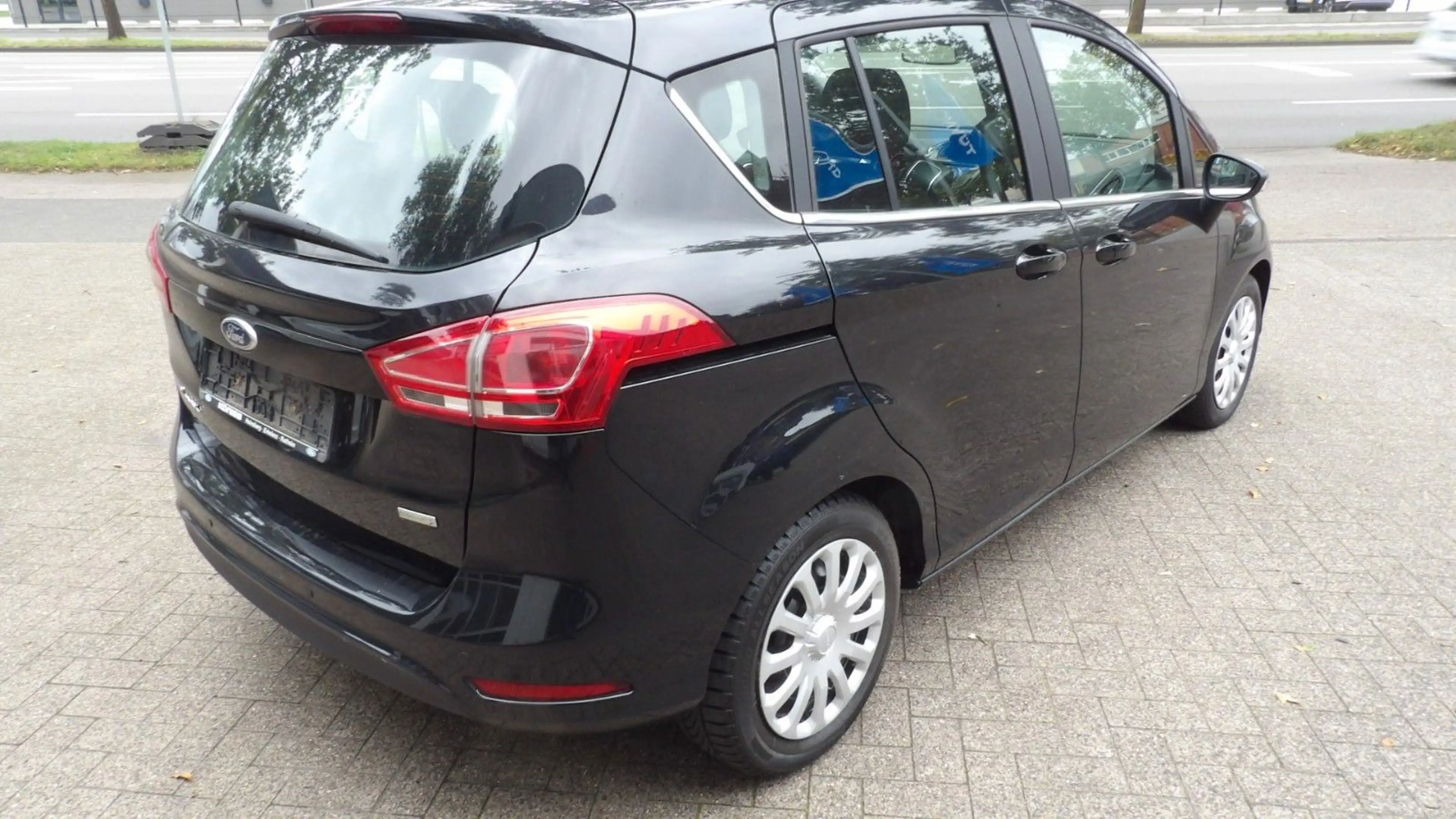 Ford B-Max B-MAX Titanium — photo 4