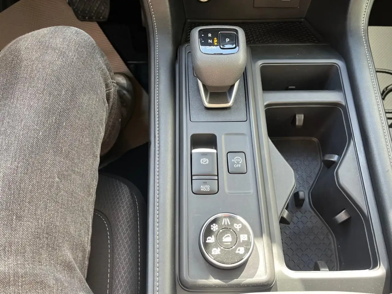 Nissan Pathfinder photo Nissan Pathfinder