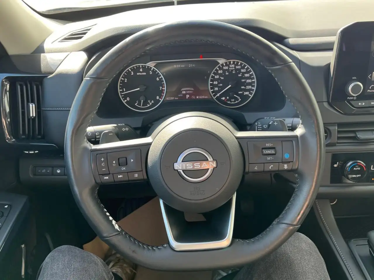 Nissan Pathfinder photo Nissan Pathfinder