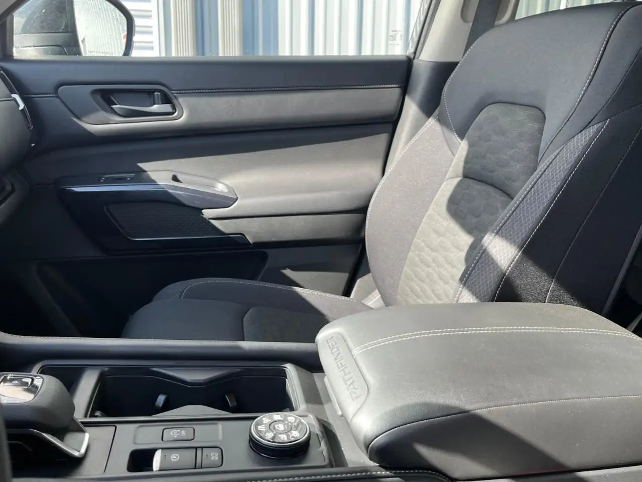 Nissan Pathfinder photo Nissan Pathfinder