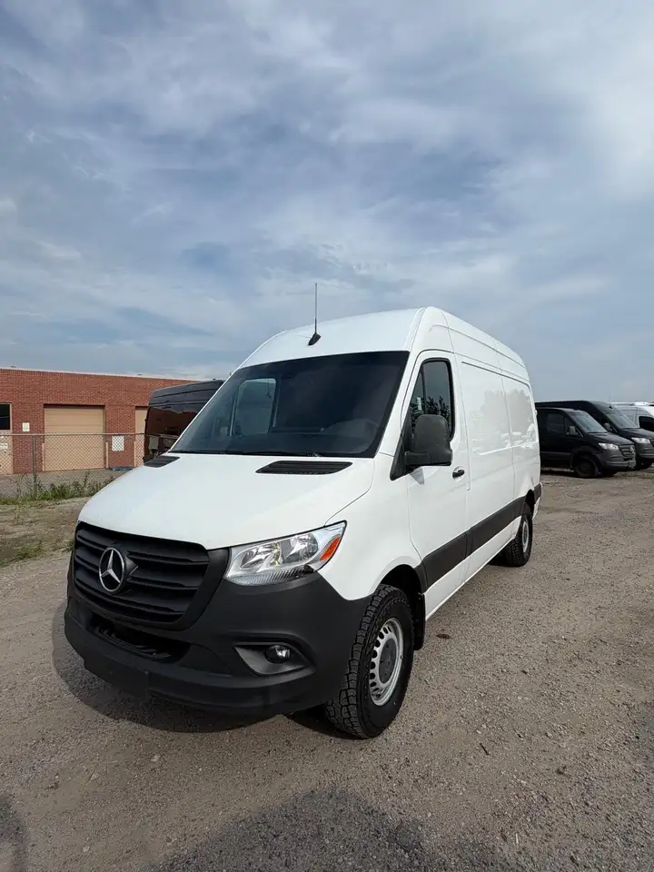 Mercedes-Benz Sprinter снимка Mercedes-Benz Sprinter