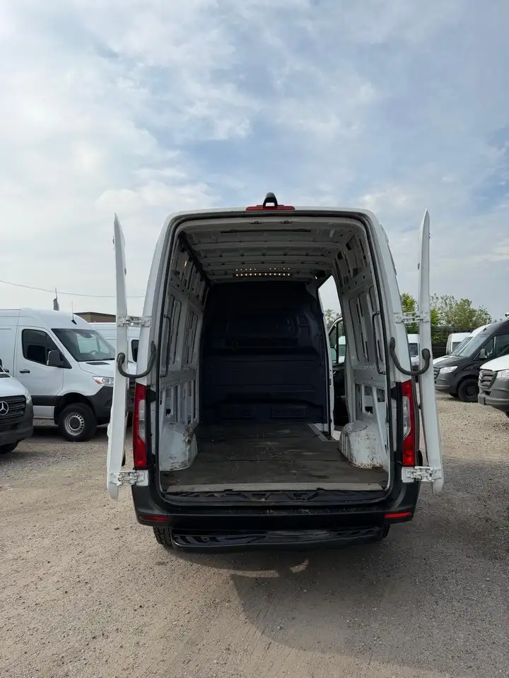 Mercedes-Benz Sprinter снимка Mercedes-Benz Sprinter