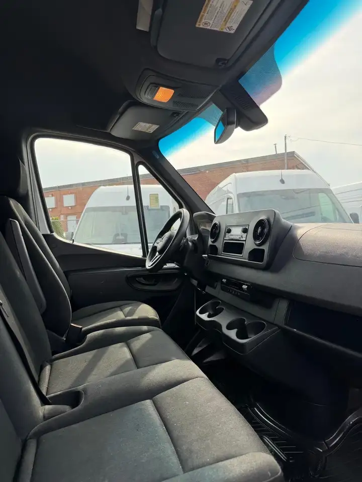 Mercedes-Benz Sprinter снимка Mercedes-Benz Sprinter