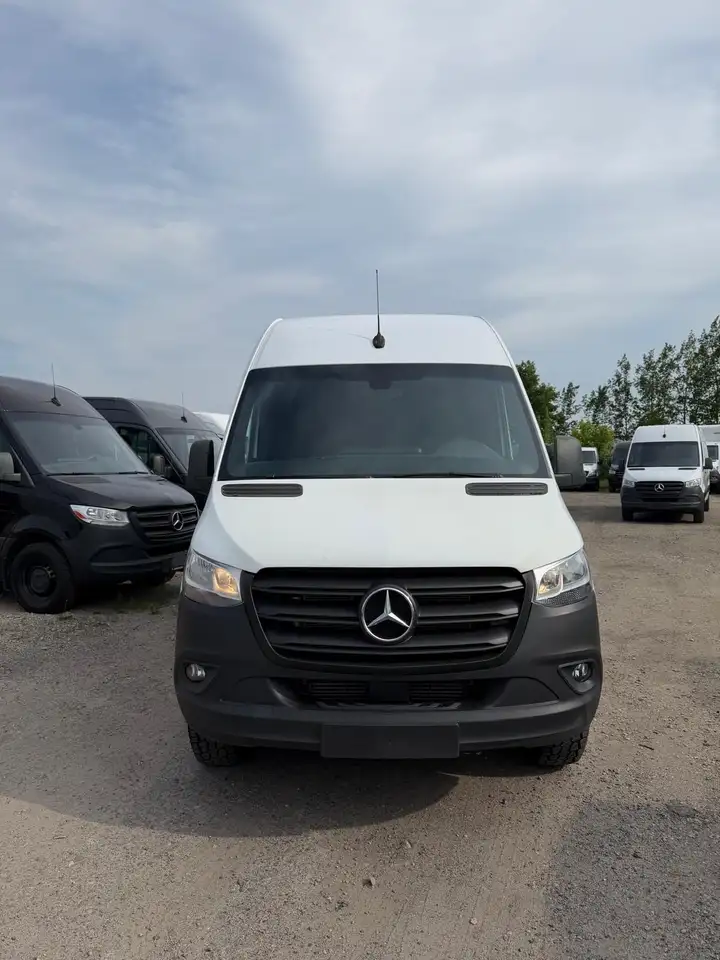Mercedes-Benz Sprinter снимка Mercedes-Benz Sprinter