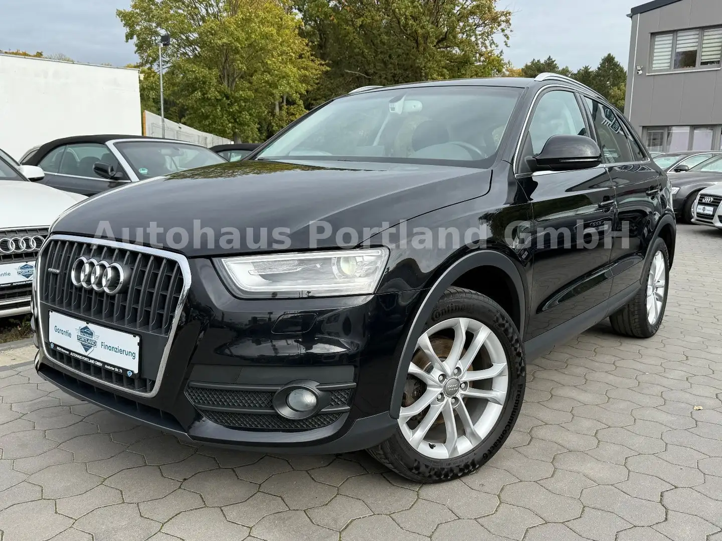 Audi Q3 2.0 TFSI quattro/S-Heft/Navi/Xenon/AMI/AHK Schwarz - 2