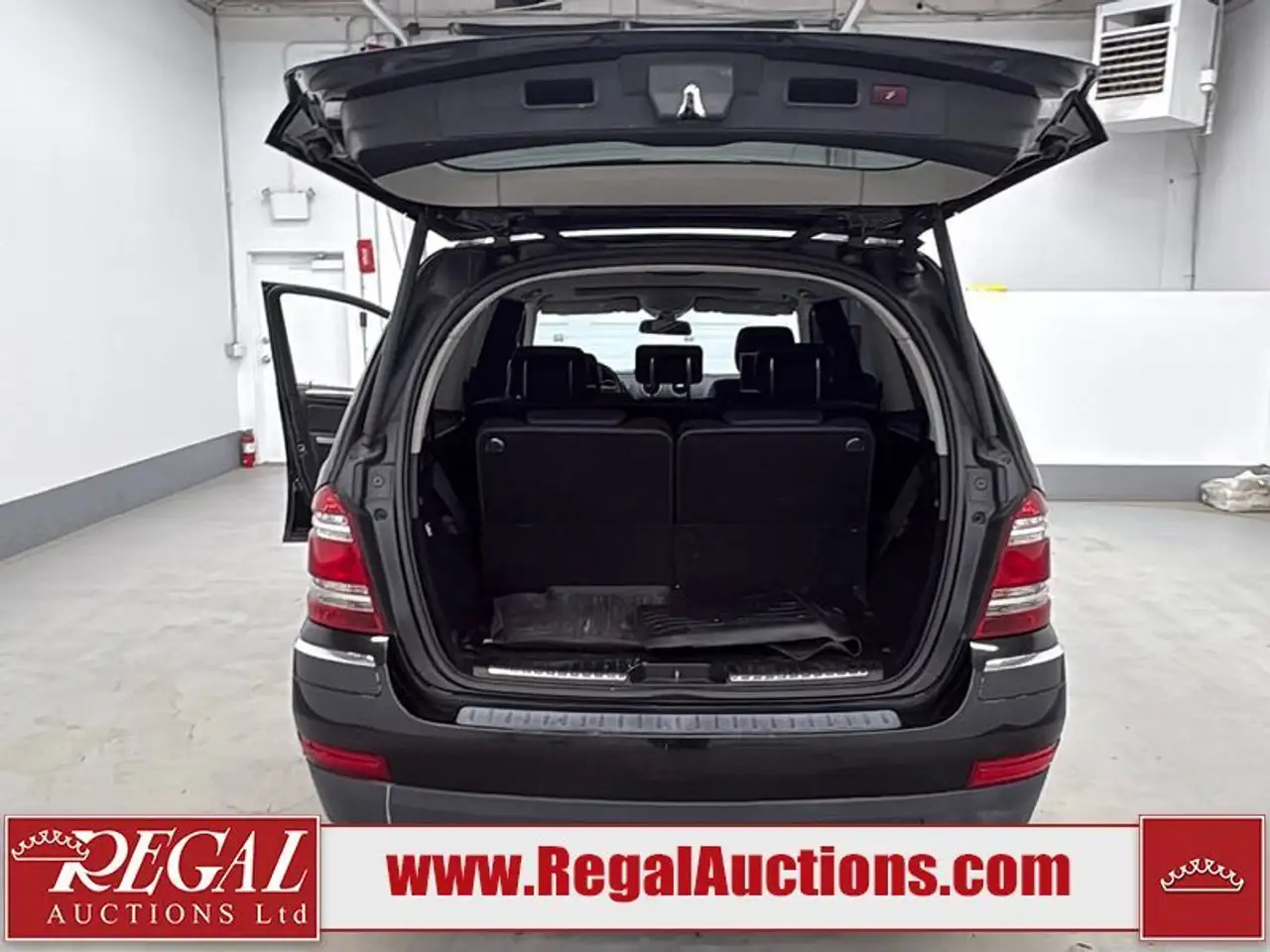 Mercedes-Benz GL-Class снимка Mercedes-Benz GL-Class
