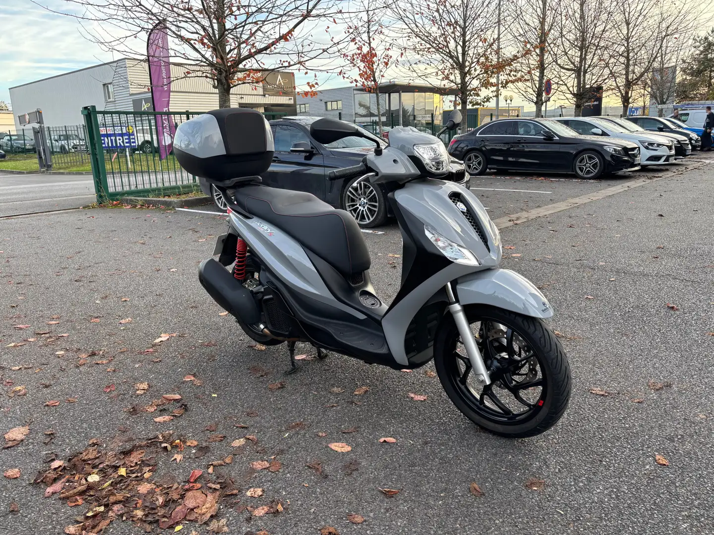 Piaggio Medley 125 Gris - 2